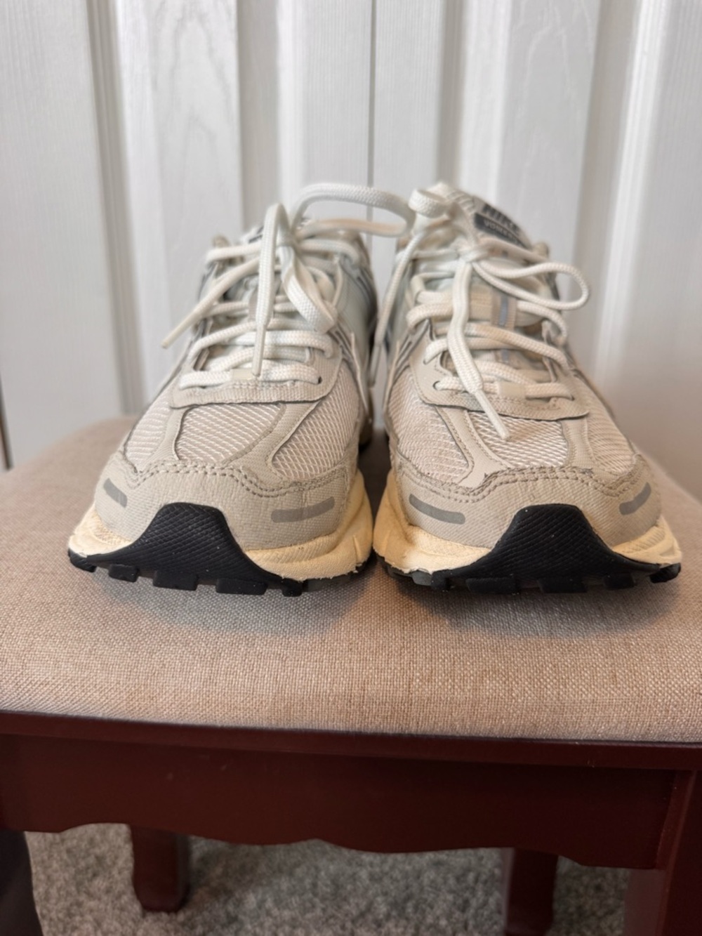 Mens Nike Zoom Vomero 5 Running Sneaker Cream/Light Gray Size 8 Sign Light Wear - Picture 4 of 12